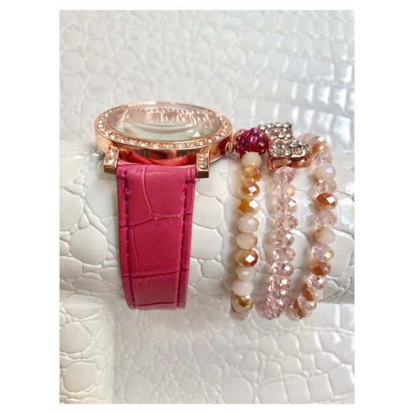 Rose Gold Hello Kitty Watch & Bracelet Set - Picture 2 of 4